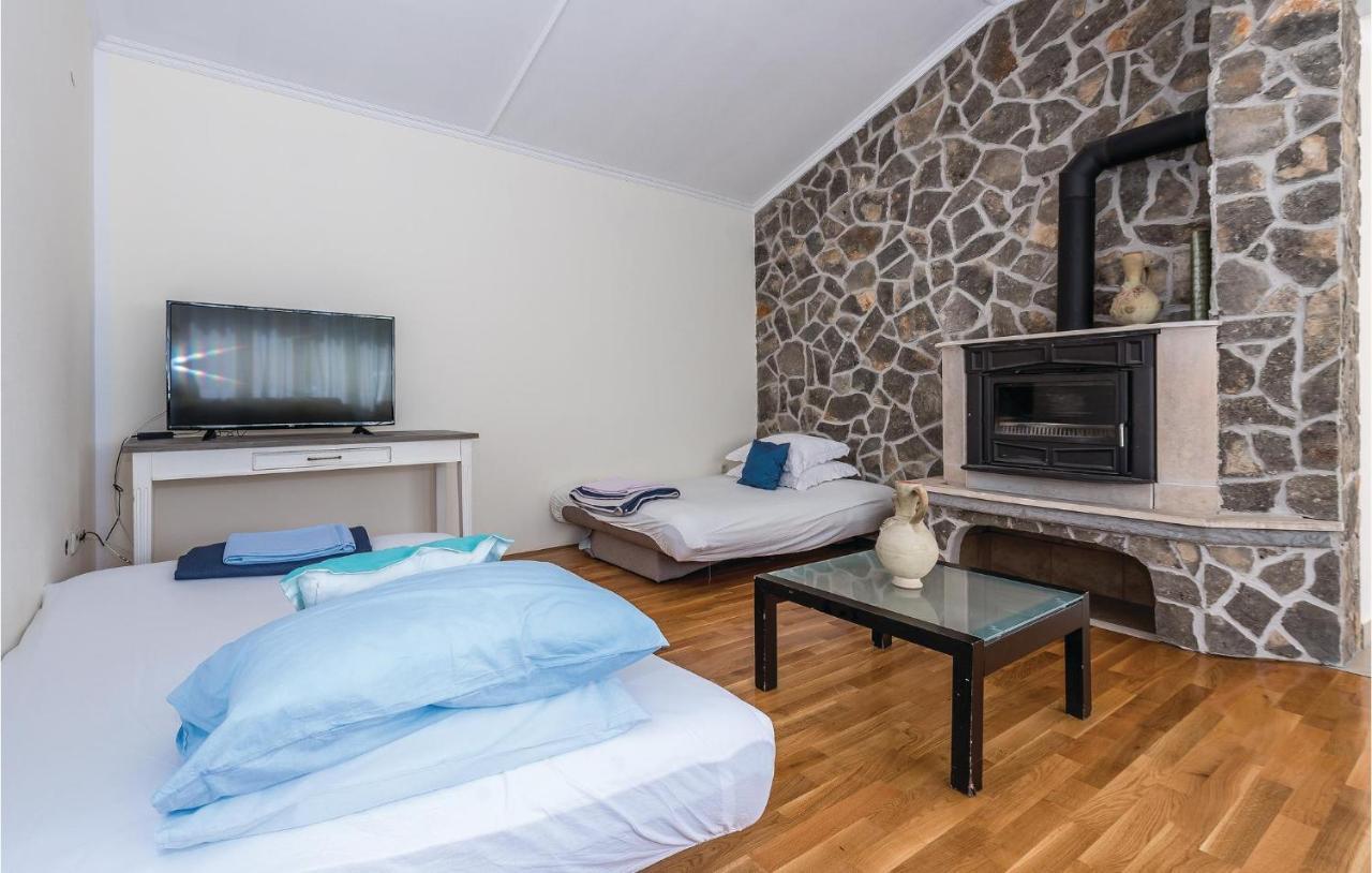 Lovely Home In Sibenik-Brodarica With Kitchen Donje Polje Luaran gambar