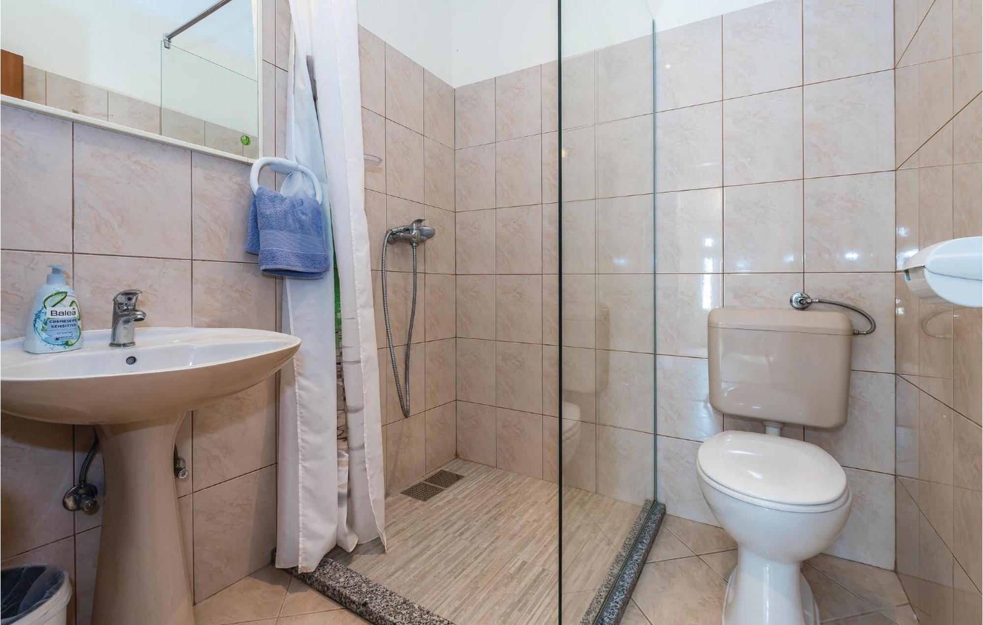 Lovely Home In Sibenik-Brodarica With Kitchen Donje Polje Luaran gambar